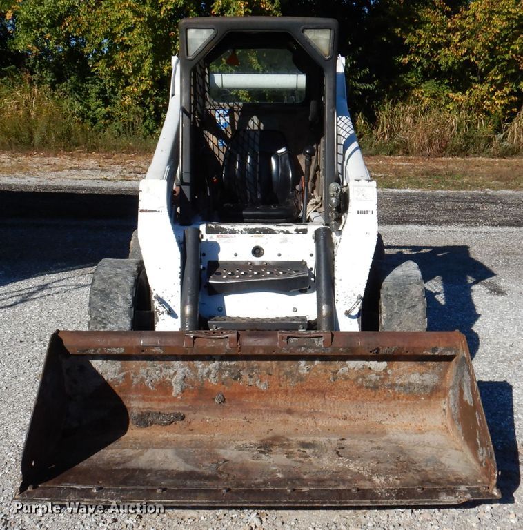 image for item DY9531 2005 Bobcat S300  skid steer loader