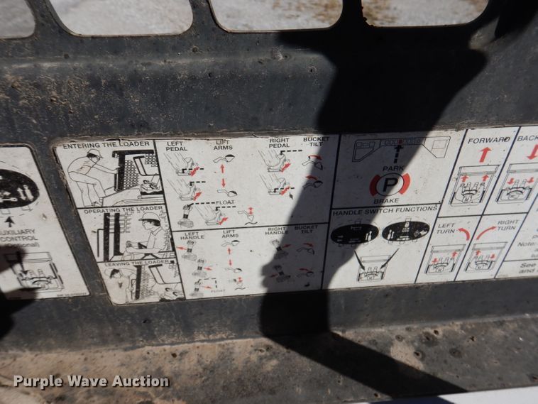 image for item DY9531 2005 Bobcat S300  skid steer loader