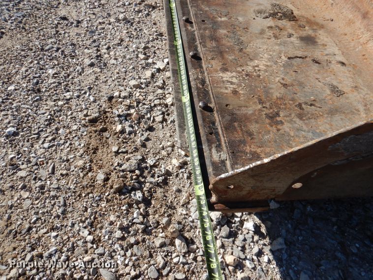 image for item DY9531 2005 Bobcat S300  skid steer loader