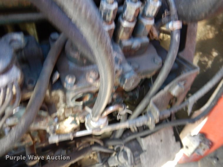 image for item DY9531 2005 Bobcat S300  skid steer loader