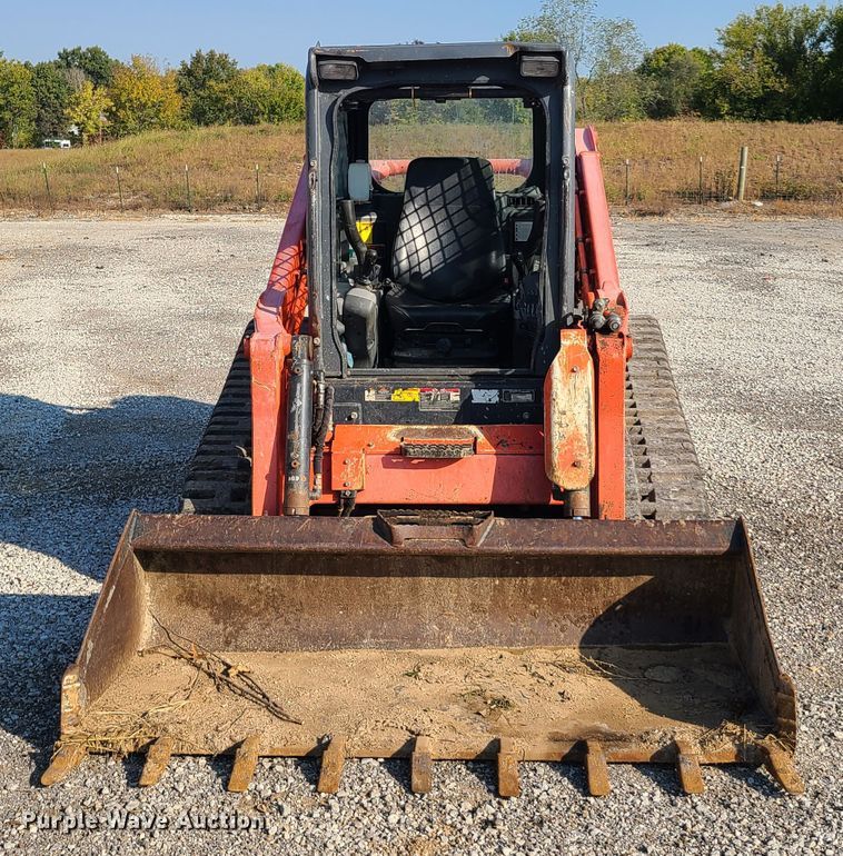 image for item DY9977 2014 Kubota SVL90-2  tracked skid steer loader