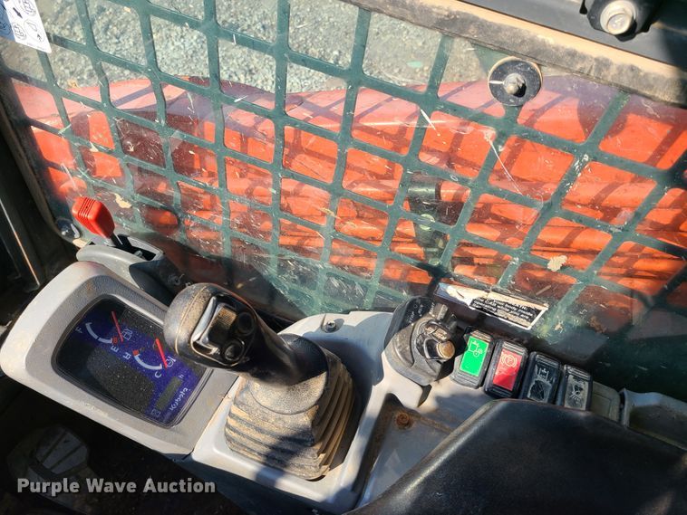 image for item DY9977 2014 Kubota SVL90-2  tracked skid steer loader