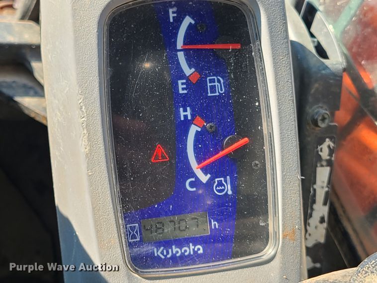 image for item DY9977 2014 Kubota SVL90-2  tracked skid steer loader