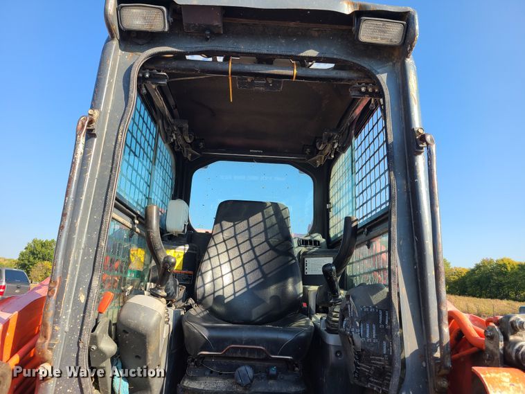 image for item DY9977 2014 Kubota SVL90-2  tracked skid steer loader