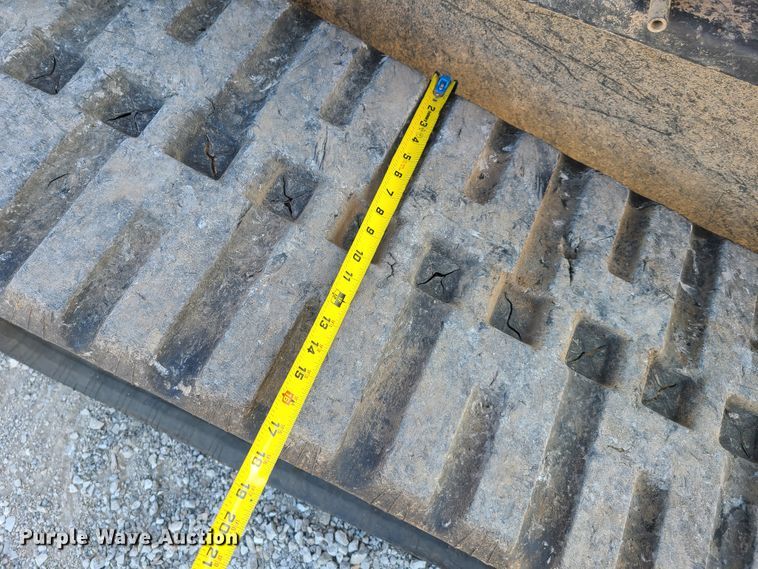 image for item DY9977 2014 Kubota SVL90-2  tracked skid steer loader