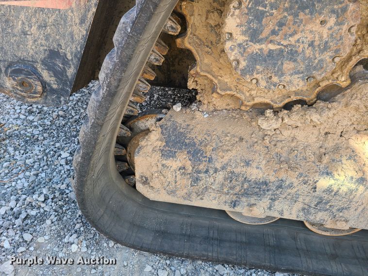 image for item DY9977 2014 Kubota SVL90-2  tracked skid steer loader