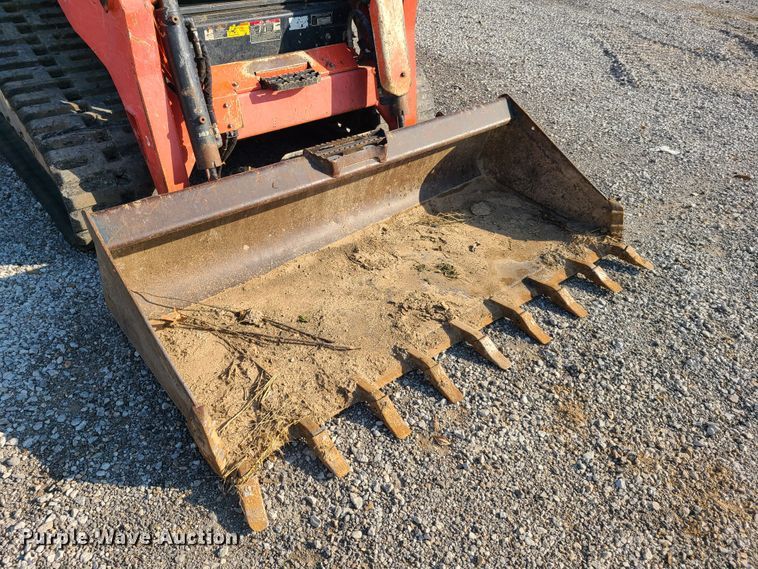 image for item DY9977 2014 Kubota SVL90-2  tracked skid steer loader