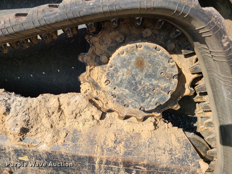 image for item DY9977 2014 Kubota SVL90-2  tracked skid steer loader