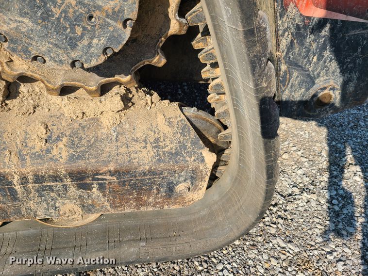 image for item DY9977 2014 Kubota SVL90-2  tracked skid steer loader