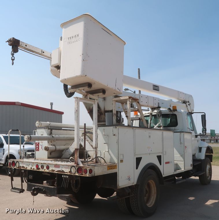 image for item EJ9771 2006 International 7300  bucket truck