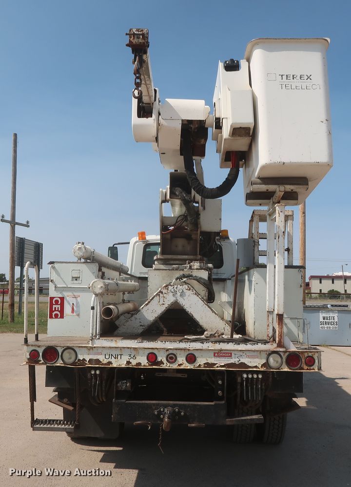 image for item EJ9771 2006 International 7300  bucket truck