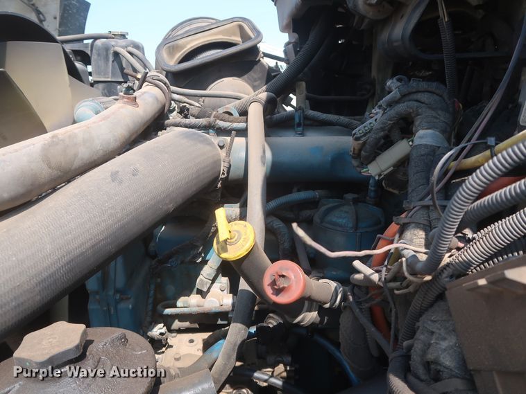 image for item EJ9771 2006 International 7300  bucket truck