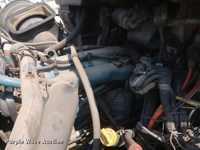 image for item EJ9771 2006 International 7300  bucket truck