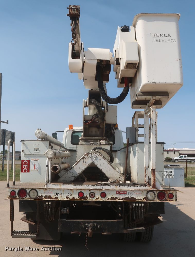 image for item EJ9771 2006 International 7300  bucket truck