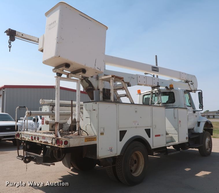 image for item EJ9771 2006 International 7300  bucket truck