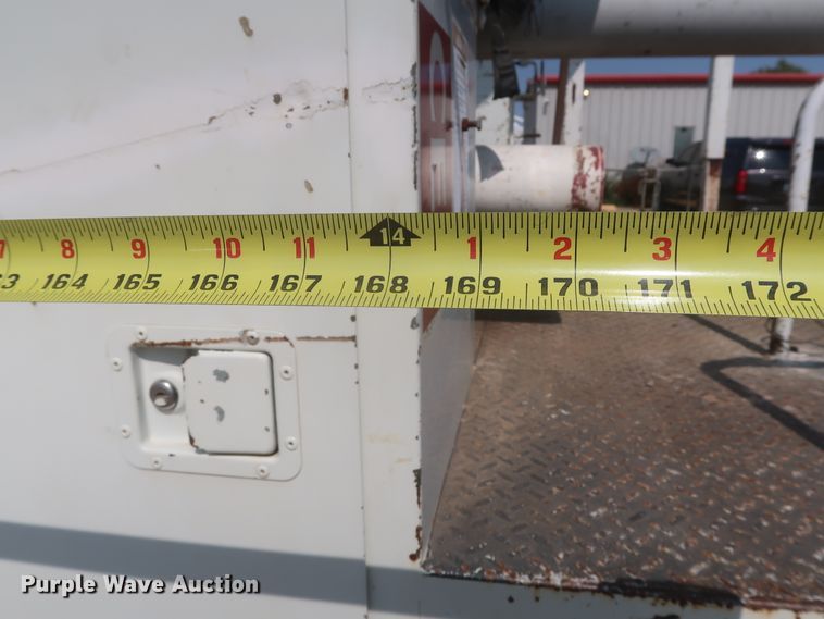 image for item EJ9771 2006 International 7300  bucket truck