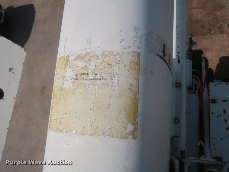 image for item EJ9771 2006 International 7300  bucket truck