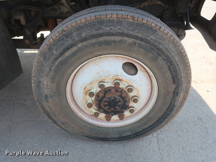 image for item EJ9771 2006 International 7300  bucket truck