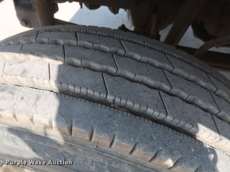 image for item EJ9771 2006 International 7300  bucket truck