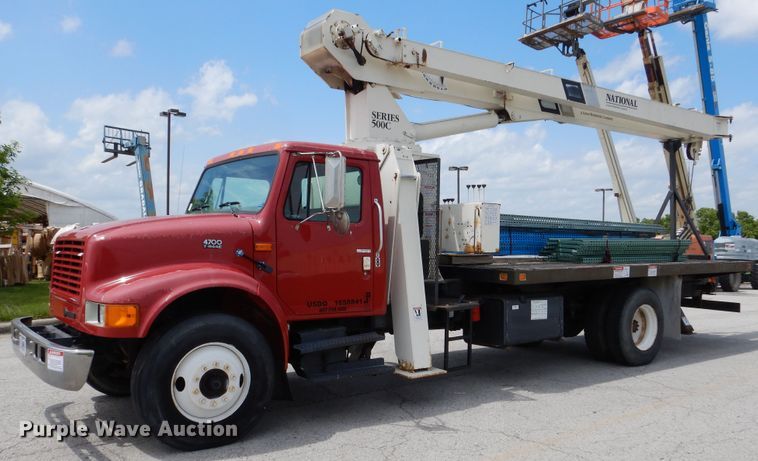 image for item EK9228 1996 International 4700  crane truck