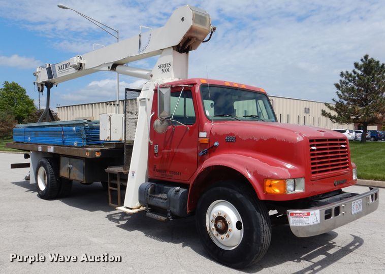 image for item EK9228 1996 International 4700  crane truck