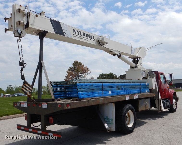 image for item EK9228 1996 International 4700  crane truck