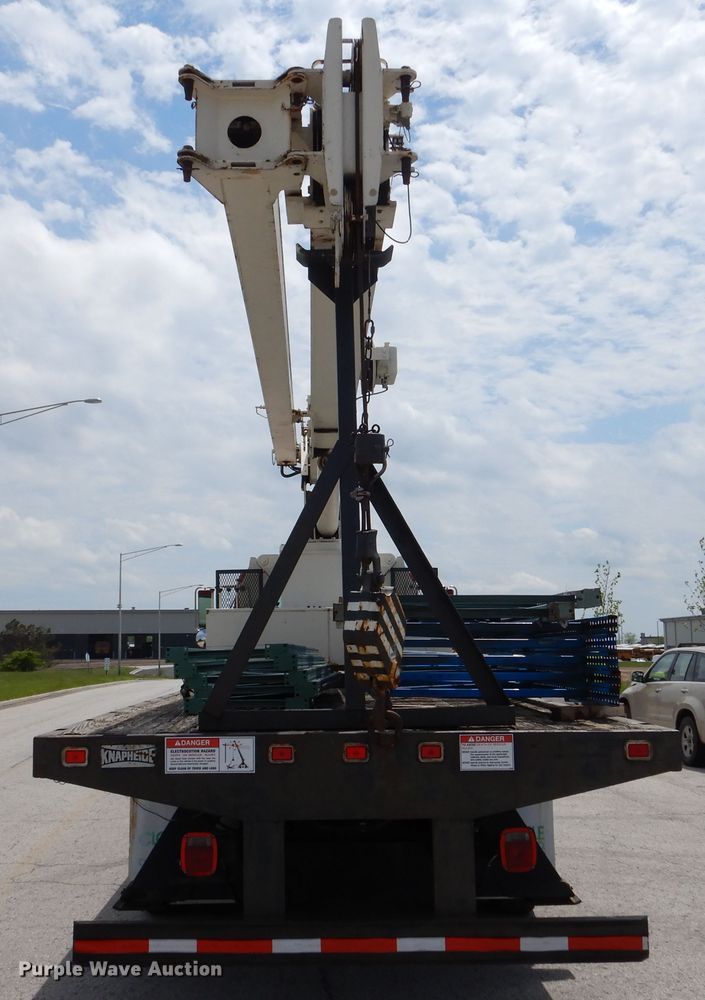 image for item EK9228 1996 International 4700  crane truck