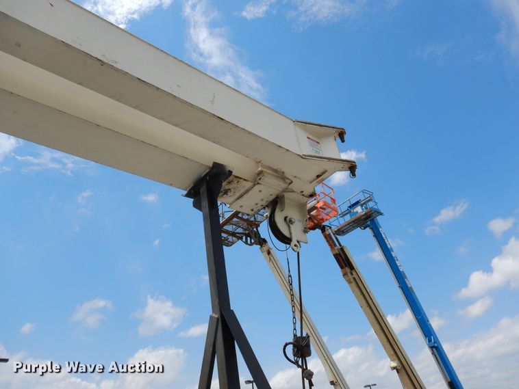 image for item EK9228 1996 International 4700  crane truck