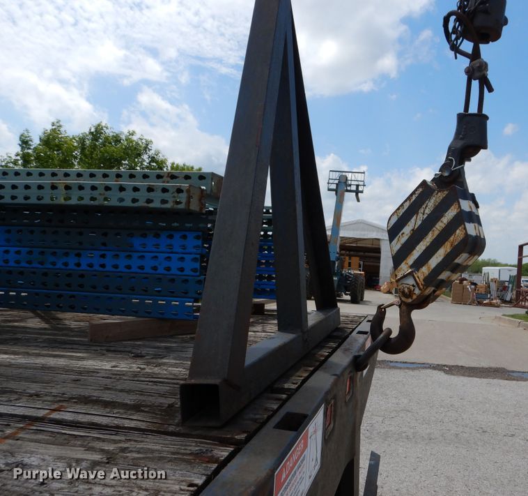 image for item EK9228 1996 International 4700  crane truck