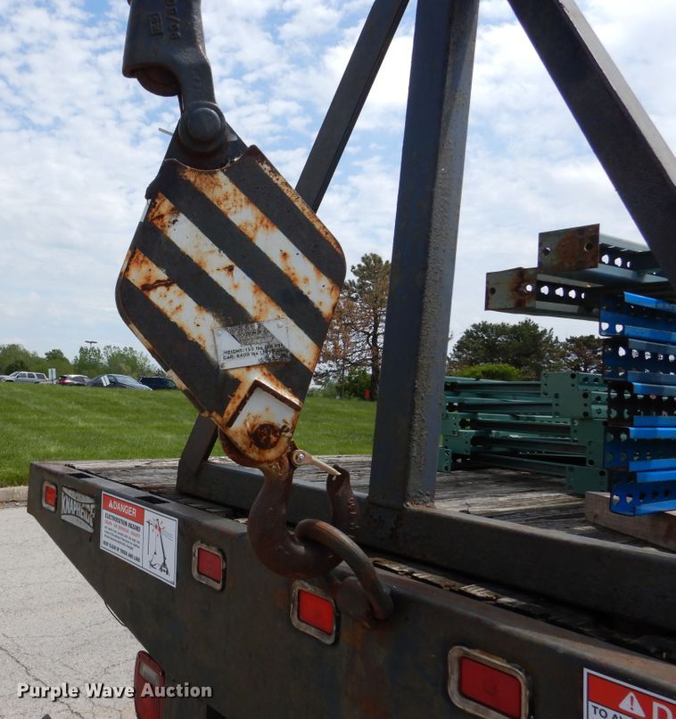 image for item EK9228 1996 International 4700  crane truck