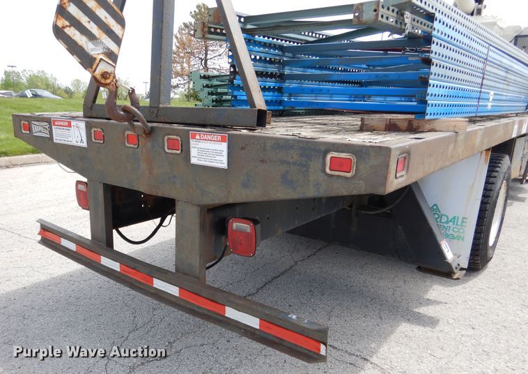 image for item EK9228 1996 International 4700  crane truck