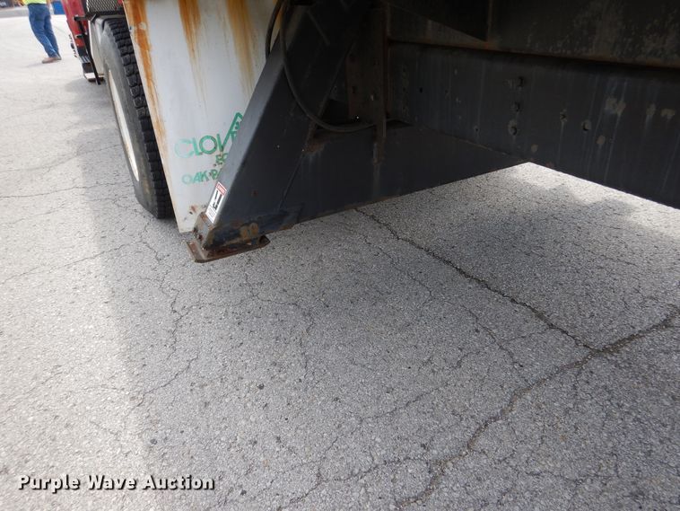 image for item EK9228 1996 International 4700  crane truck