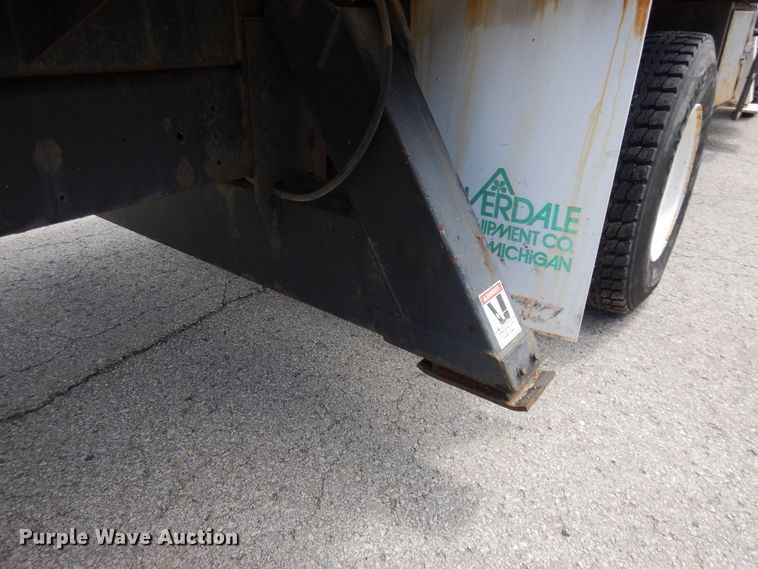 image for item EK9228 1996 International 4700  crane truck