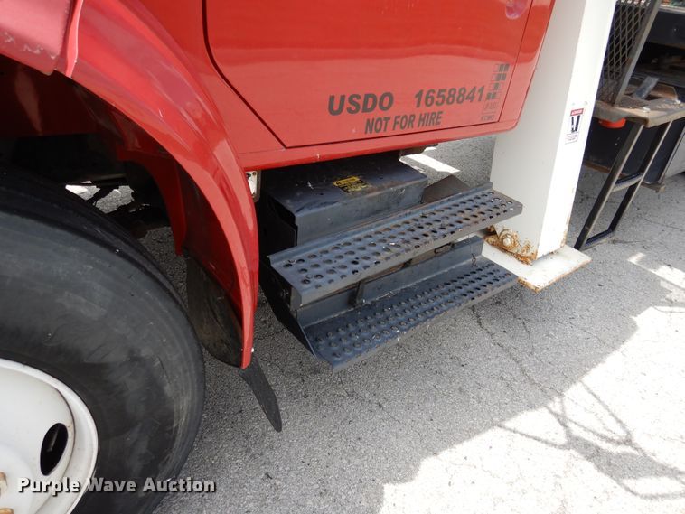 image for item EK9228 1996 International 4700  crane truck