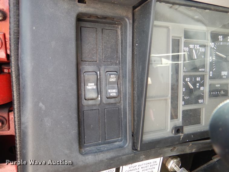 image for item EK9228 1996 International 4700  crane truck