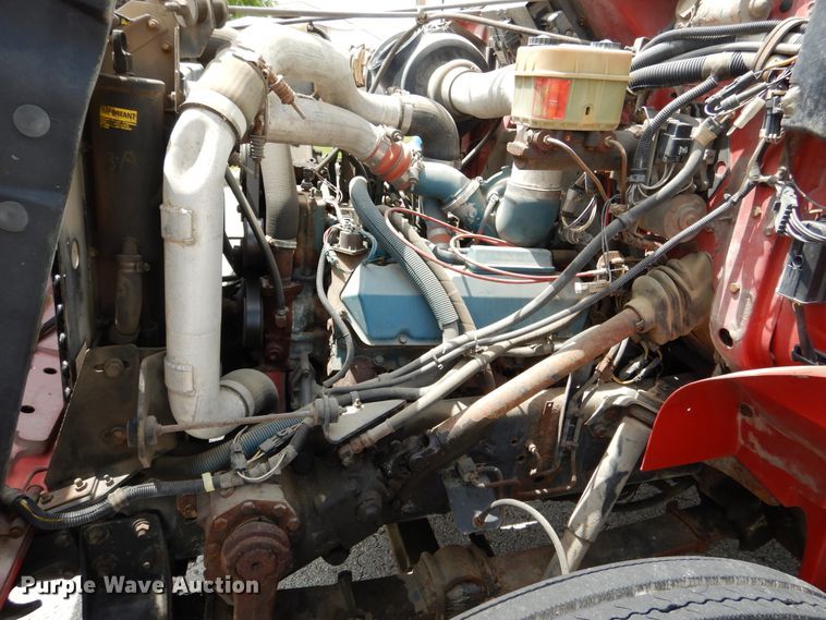 image for item EK9228 1996 International 4700  crane truck