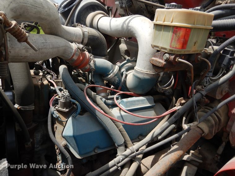 image for item EK9228 1996 International 4700  crane truck