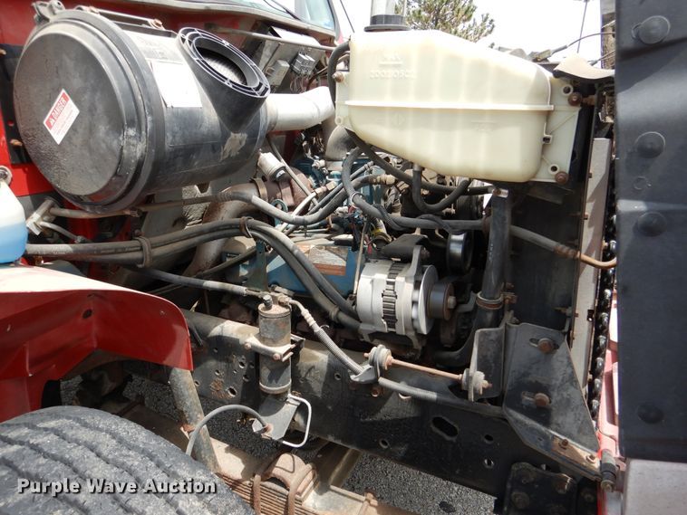 image for item EK9228 1996 International 4700  crane truck