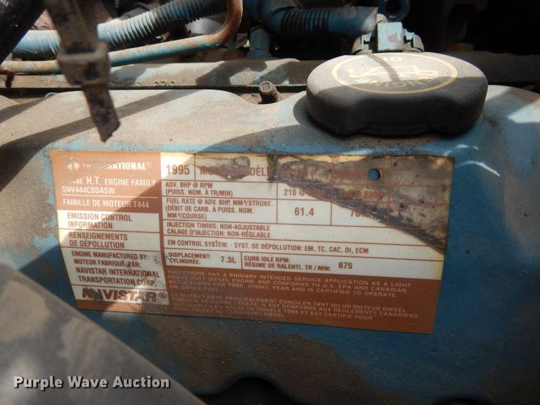 image for item EK9228 1996 International 4700  crane truck