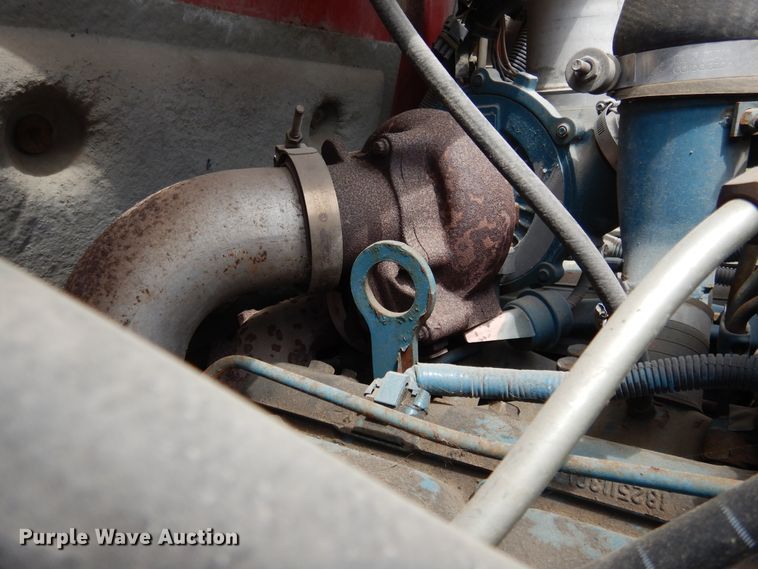 image for item EK9228 1996 International 4700  crane truck