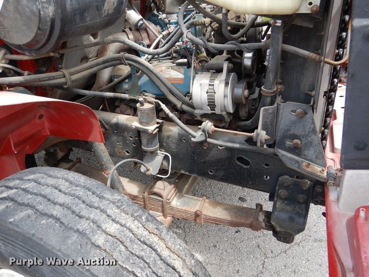 image for item EK9228 1996 International 4700  crane truck