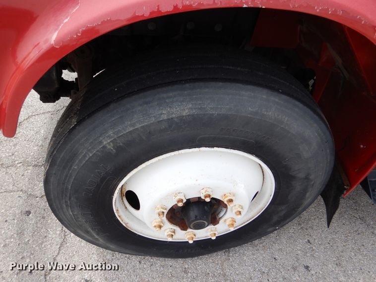 image for item EK9228 1996 International 4700  crane truck