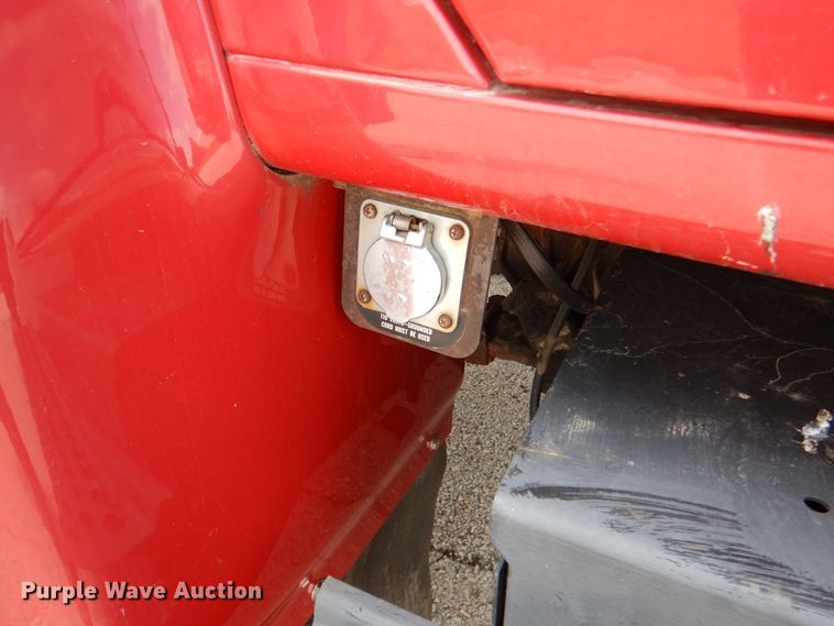 image for item EK9228 1996 International 4700  crane truck