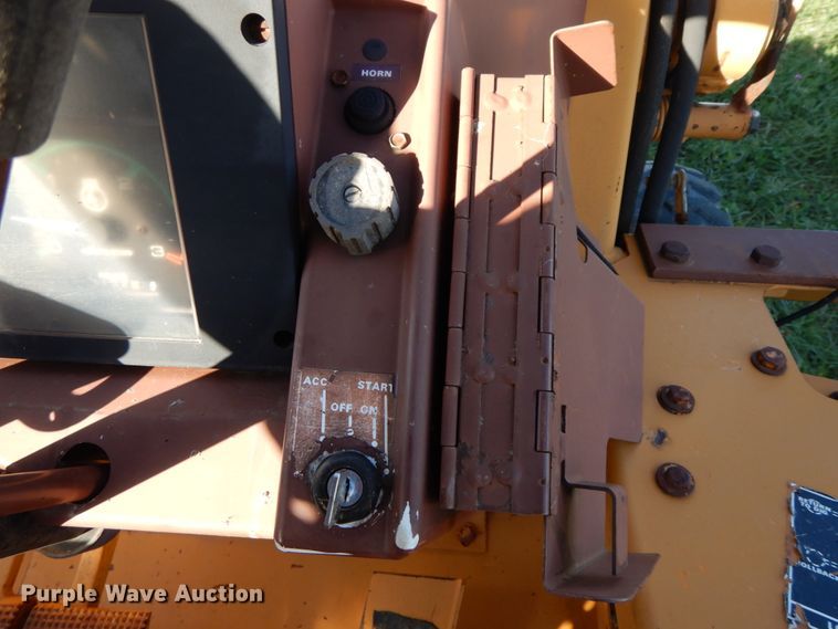 image for item FG9500 1993 Case 480F  industrial tractor