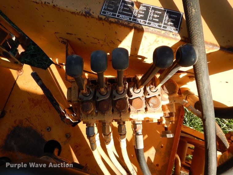 image for item FG9500 1993 Case 480F  industrial tractor