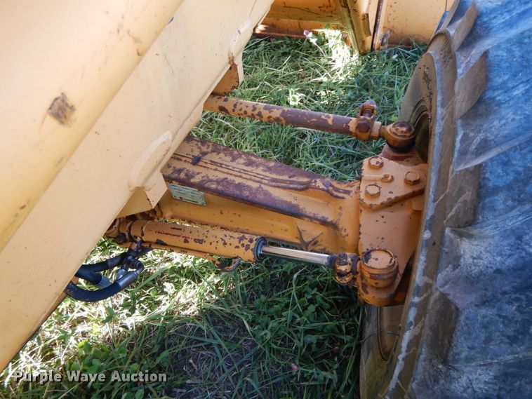 image for item FG9500 1993 Case 480F  industrial tractor