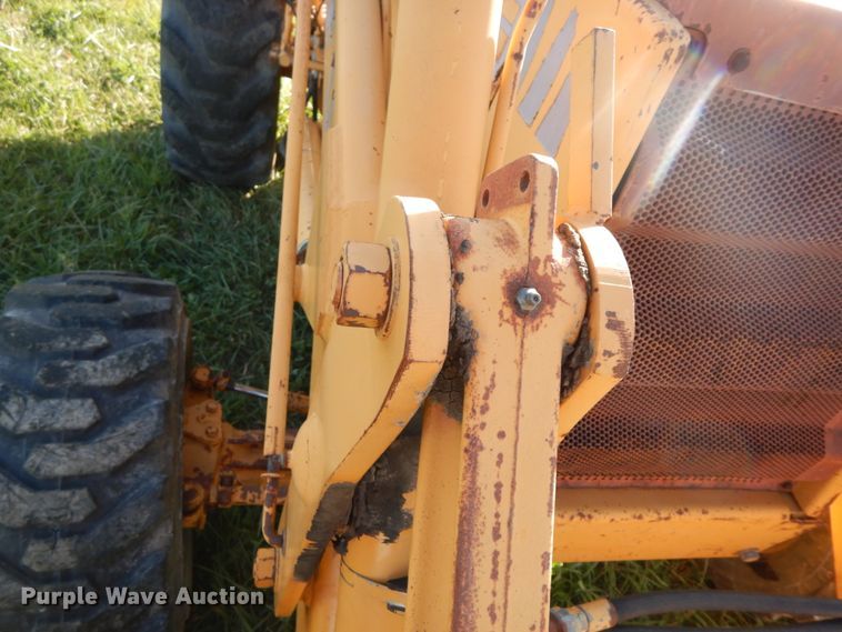 image for item FG9500 1993 Case 480F  industrial tractor