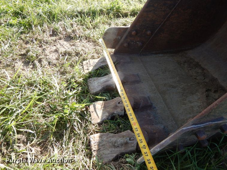 image for item FG9501 1997 Komatsu PC128UU-1  mini excavator