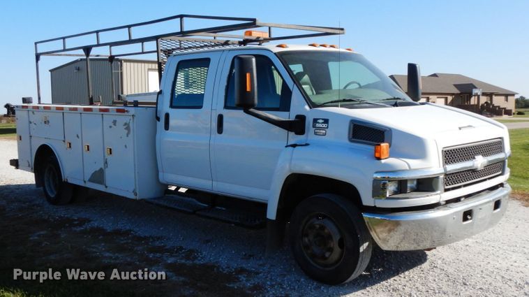 image for item FG9503 2006 Chevrolet C5500  Crew Cab utility truck