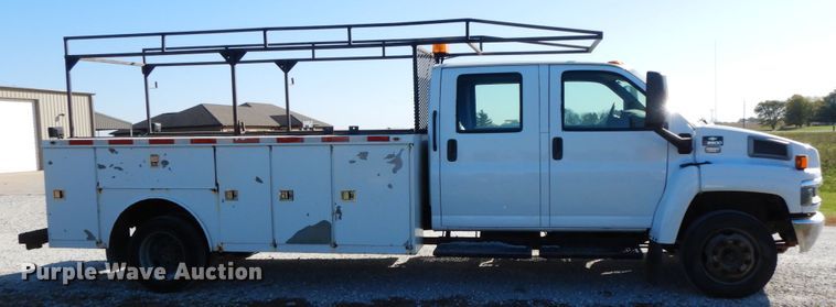 image for item FG9503 2006 Chevrolet C5500  Crew Cab utility truck
